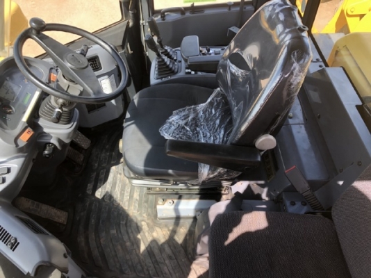 ขายรถตักล้อยาง KOMATSU WA320-5 นำเข้าเองจากญี่ปุ่น สภาพสวยพร้อมใช้ มีVDOการทำงานครับ