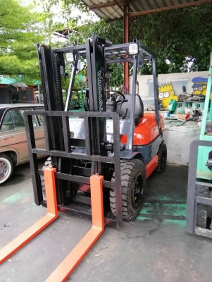 Toyota Fd 30 ขนาด3ตัน เสาสูง3เมตร งายาว 1350 ม เกียร์ออร์โต้ เครื่องยนต์ดีเซล 2Z ยางตันใหม่4เส้น ราคาต่อรองได้0640189292