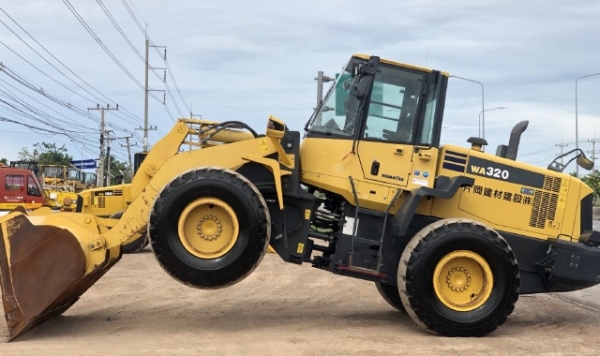 ขายรถตักล้อยาง KOMATSU WA320-6 ปี 2012 นำเข้าเองจากญี่ปุ่น สภาพสวยพร้อมใช้ มีVDOการทำงานครับ