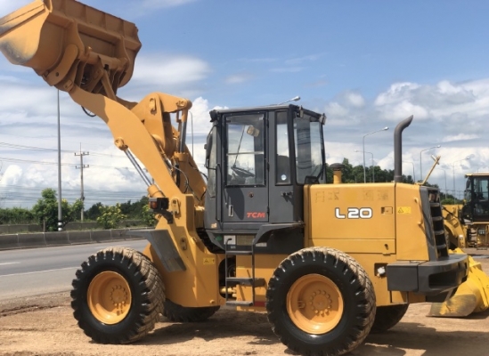 ขายรถตักล้อยาง TCM L20 (เทียบเท่า WA200) นำเข้าเองจากญี่ปุ่น สภาพสวยพร้อมใช้ มีVDOการทำงานครับ