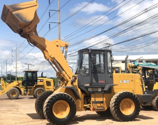 ขายรถตักล้อยาง TCM L20 (เทียบเท่า WA200) นำเข้าเองจากญี่ปุ่น สภาพสวยพร้อมใช้ มีVDOการทำงานครับ