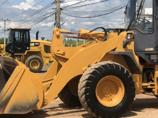 ขายรถตักล้อยาง TCM L20 (เทียบเท่า WA200) นำเข้าเองจากญี่ปุ่น สภาพสวยพร้อมใช้ มีVDOการทำงานครับ