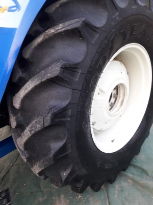 ขายรถไถNEWHOLLAND TT4.75    4WD