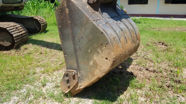 ขายด่วน KOBELCO SK200 MART 5 ธรรมดา ไฟฟ้าสมบูรณ์ ช่วงล่างสวย เครื่องปั้มดี เอวแน่น เฟรมสวยไม่ผุ รถพร้อมทำงานเลยครับ เอกสารสัญญาซื้อขาย สนใจสอบถาม  093-0764943 คุณ ตั้ม