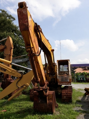 ขายรถแม็คโคร KOMATSU-PC200-2 ขายตามสภาพ