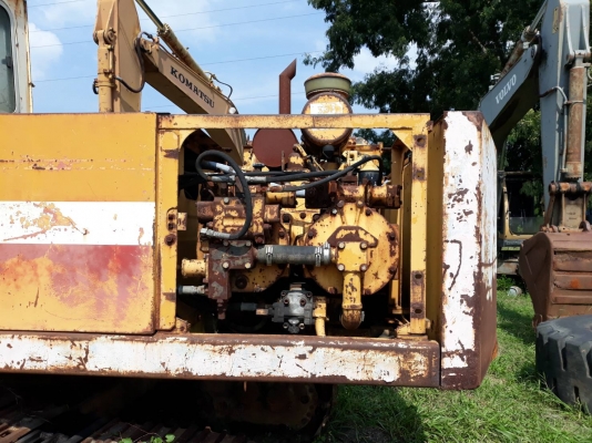 ขายรถแม็คโคร KOMATSU-PC200-2 ขายตามสภาพ