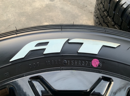 ใหม่สุดติ่ง แม็กใหม่ป้ายแดง Toyota Revo Rocco ขอบ 18 พร้อมยางใหม่ป้ายแดง 265-60-18 Dunlop ปี 19 สวยกริ๊บๆ ใหม่สุดติ่ง แม็กใหม่ป้ายแดง Toyota Revo Rocco ขอบ 18 พร้อมยางใหม่ป้ายแดง 265-60-18 Dunlop ปี 19 สวยกริ๊บๆ