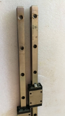 คู่นี้ 780 บ.ส่งถึงบ้านฟรี โทร 083-2000058 LINE ID: line832923 รางเลื่อนสไลด์ช่วยทำงานต่างๆในระบบงานอุตสาหกรรม ทำเครื่อง ทำอุปกรณ์ต่างๆ  ขนาดหน้ากว้าง 14 mm. ยาว 46 cm.