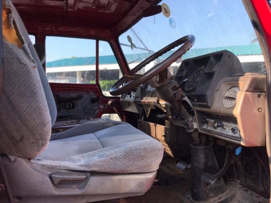 ISUZU 6 ล้อ พร้อมหัวคีบ เครื่อง 145 ยาง900 รถพร้อมใช้งานภาษี62