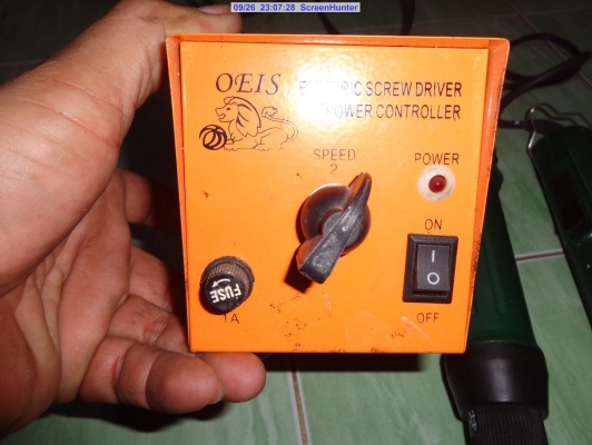 ขายไขควงไฟฟ้า OEIS มีตัวสว่าน 2 ตัว ตั้งปอนด์ได้
