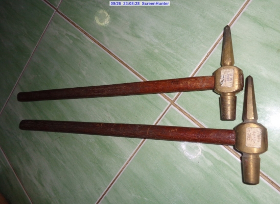 ขายค้อนเคาะรอยเชื่อมเป็นทองเหลือง งานเก่ามี2ตัวขายเหมา650