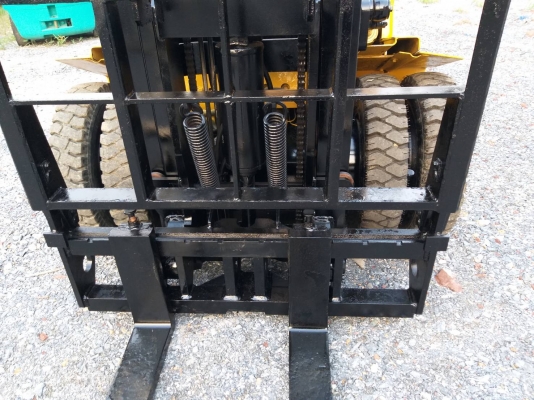 ขายรถยก TCM FD25 Z2S เครื่องดีเซล C240 เสาสูง 4 เมตร งาเท ยกได้ 2.5 ตัน เกียร์ธรรมดา ล้อหน้าคู่ รถนอกนำเข้า ติดต่อ 063-5628992