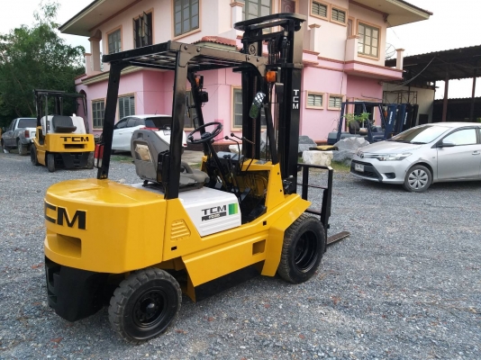 ขายรถยก TCM FD25 Z2S เครื่องดีเซล C240 เสาสูง 4 เมตร งาเท ยกได้ 2.5 ตัน เกียร์ธรรมดา ล้อหน้าคู่ รถนอกนำเข้า ติดต่อ 063-5628992