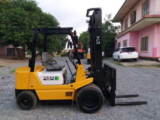 ขายรถยก TCM FD25 Z2S เครื่องดีเซล C240 เสาสูง 4 เมตร งาเท ยกได้ 2.5 ตัน เกียร์ธรรมดา ล้อหน้าคู่ รถนอกนำเข้า ติดต่อ 063-5628992