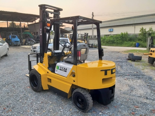 ขายรถยก TCM FD25 Z2S เครื่องดีเซล C240 เสาสูง 4 เมตร งาเท ยกได้ 2.5 ตัน เกียร์ธรรมดา ล้อหน้าคู่ รถนอกนำเข้า ติดต่อ 063-5628992