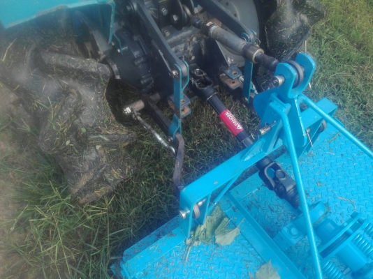 รถไถ พร้อมชุดตัดหญ้าและโรตารี่ รถไถ พร้อมชุดตัดหญ้าและโรตารี่