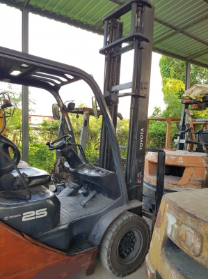 ขายรถยก TOYOTA รุ่น 8FG25