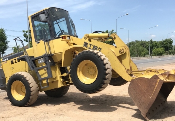 ขายรถตักล้อยาง KOMATSU WA200-3 รถนอกนำเข้าจากญี่ปุ่น สภาพสวยพร้อมใช้ มีVDOการทำงานครับ