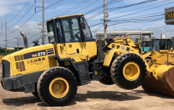 ขายรถตักล้อยาง KOMATSU WA270-6 ปี 2012 นำเข้าเองจากญี่ปุ่น สภาพสวยพร้อมใช้งาน มีVDOการทำงานครับ