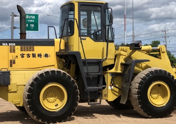 ขายรถตักล้อยาง KOMATSU WA300-3E นำเข้าเองจากญี่ปุ่น สภาพสวยพร้อมใช้ มีVDOการทำงานครับ