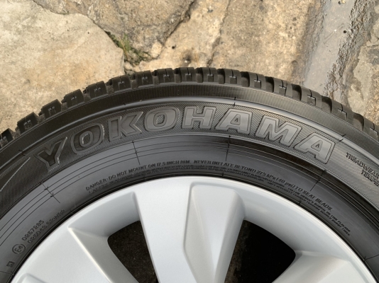 ล้อแม็กป้ายแดง Toyota Revo ขอบ 17 พร้อมยางป้ายแดง 265-65-17 Yokohama ปี 19 สวยกรื๊บ