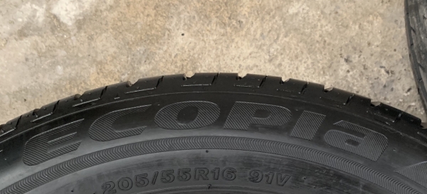 ยางน้องๆป้ายแดง 205-55-16 Bridgestone ปลายปี 18 ดอกยางเต็มๆ ยางน้องๆป้ายแดง 205-55-16 Bridgestone ปลายปี 18 ดอกยางเต็มๆ