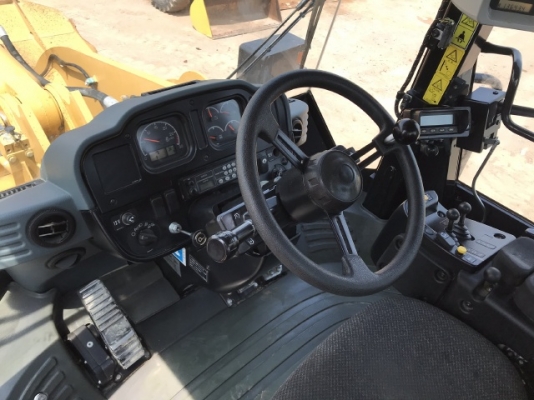 ขายรถตักล้อยาง CAT 950H ปี 2012 นำเข้าเองจากญี่ปุ่น สภาพสวยพร้อมใช้งาน มีVDOการทำงานครับ ขายรถตักล้อยาง CAT 950H ปี 2012 นำเข้าเองจากญี่ปุ่น สภาพสวยพร้อมใช้งาน มีVDOการทำงานครับ