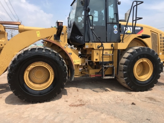 ขายรถตักล้อยาง CAT 950H ปี 2012 นำเข้าเองจากญี่ปุ่น สภาพสวยพร้อมใช้งาน มีVDOการทำงานครับ ขายรถตักล้อยาง CAT 950H ปี 2012 นำเข้าเองจากญี่ปุ่น สภาพสวยพร้อมใช้งาน มีVDOการทำงานครับ