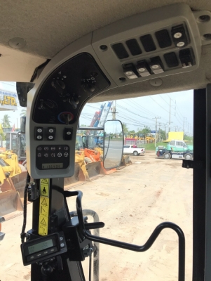 ขายรถตักล้อยาง CAT 950H ปี 2012 นำเข้าเองจากญี่ปุ่น สภาพสวยพร้อมใช้งาน มีVDOการทำงานครับ ขายรถตักล้อยาง CAT 950H ปี 2012 นำเข้าเองจากญี่ปุ่น สภาพสวยพร้อมใช้งาน มีVDOการทำงานครับ