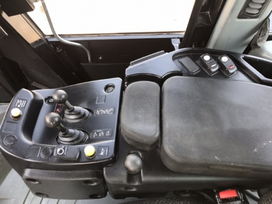 ขายรถตักล้อยาง CAT 950H ปี 2012 นำเข้าเองจากญี่ปุ่น สภาพสวยพร้อมใช้งาน มีVDOการทำงานครับ ขายรถตักล้อยาง CAT 950H ปี 2012 นำเข้าเองจากญี่ปุ่น สภาพสวยพร้อมใช้งาน มีVDOการทำงานครับ