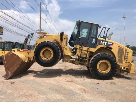 ขายรถตักล้อยาง CAT 950H ปี 2012 นำเข้าเองจากญี่ปุ่น สภาพสวยพร้อมใช้งาน มีVDOการทำงานครับ ขายรถตักล้อยาง CAT 950H ปี 2012 นำเข้าเองจากญี่ปุ่น สภาพสวยพร้อมใช้งาน มีVDOการทำงานครับ