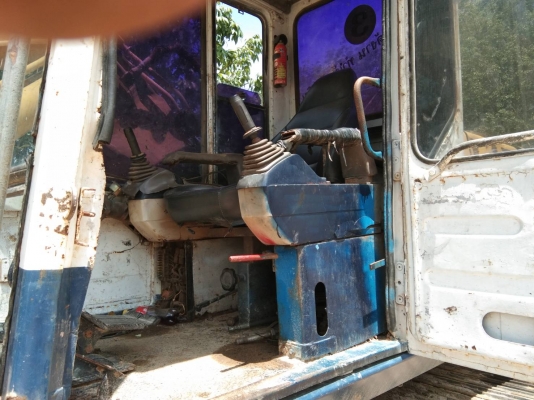ขายKOMATSU PC200-5 คอลโทรลสั้นไฟครบไม่มีเอกสารราคา 420,000