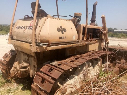 ขาย 295,000 รถแทรคเตอร์ KOMATSU D 60-6 เครื่องดี เกียร์แรง ช่วงล่างสวย รถพร้อมใช้ เอกสารซื้อขาย รถอยู่ ชลบุรี 090-772-3710 090-772-3708