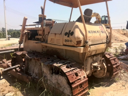 ขาย 295,000 รถแทรคเตอร์ KOMATSU D 60-6 เครื่องดี เกียร์แรง ช่วงล่างสวย รถพร้อมใช้ เอกสารซื้อขาย รถอยู่ ชลบุรี 090-772-3710 090-772-3708