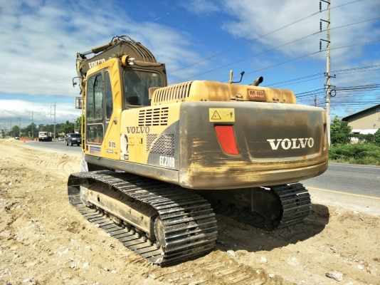 ขาย แบคโฮ VOLVO EC210B ปี58 มีทะเบียน ภาษีเต็ม สภาพพร้อมใช้งาน ราคา1,500,000บาท ขาย แบคโฮ VOLVO EC210B ปี58 มีทะเบียน ภาษีเต็ม สภาพพร้อมใช้งาน ราคา1,500,000บาท