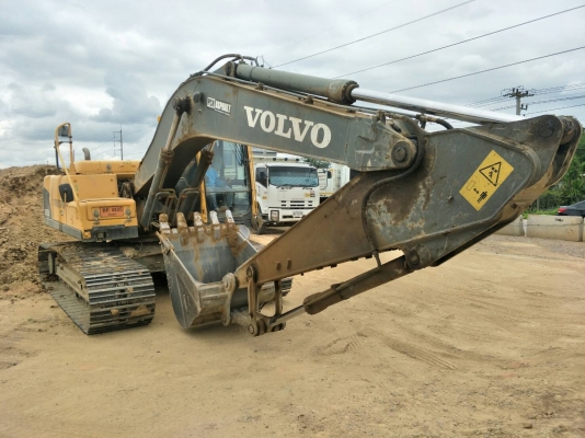 ขาย แบคโฮ VOLVO EC210B ปี58 มีทะเบียน ภาษีเต็ม สภาพพร้อมใช้งาน ราคา1,500,000บาท