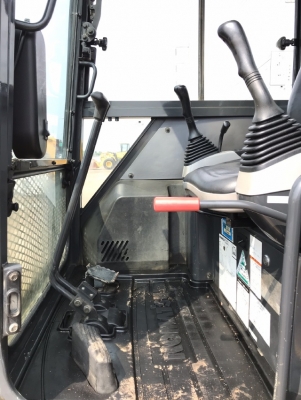 ขายรถขุด KOMATSU PC40MR-2 นำเข้าเองจากญี่ปุ่น สภาพสวยพร้อมใช้ มีVDOการทำงานครับ