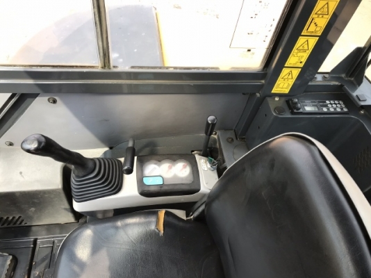 ขายรถขุด KOMATSU PC40MR-2 นำเข้าเองจากญี่ปุ่น สภาพสวยพร้อมใช้ มีVDOการทำงานครับ