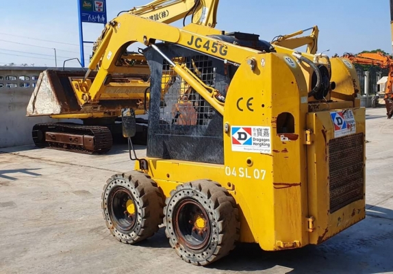 ขายด่วน175,000รถตักยกป๊อบแคทตักยก0.8ตันคิวยกสูง3เมตรรถขับเคลื่อน4ล้อระบบเกียทอกยางตัน4เส้นรถนอกเพื่งนำเข้ามายังไม่เคยใช้งานในเมืองไทยเลย