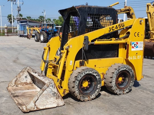 ขายด่วน175,000รถตักยกป๊อบแคทตักยก0.8ตันคิวยกสูง3เมตรรถขับเคลื่อน4ล้อระบบเกียทอกยางตัน4เส้นรถนอกเพื่งนำเข้ามายังไม่เคยใช้งานในเมืองไทยเลย