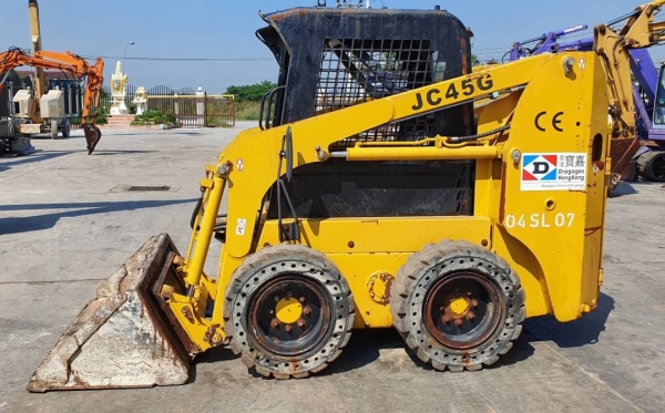 ขายด่วน175,000รถตักยกป๊อบแคทตักยก0.8ตันคิวยกสูง3เมตรรถขับเคลื่อน4ล้อระบบเกียทอกยางตัน4เส้นรถนอกเพื่งนำเข้ามายังไม่เคยใช้งานในเมืองไทยเลย