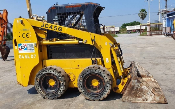 ขายด่วน175,000รถตักยกป๊อบแคทตักยก0.8ตันคิวยกสูง3เมตรรถขับเคลื่อน4ล้อระบบเกียทอกยางตัน4เส้นรถนอกเพื่งนำเข้ามายังไม่เคยใช้งานในเมืองไทยเลย