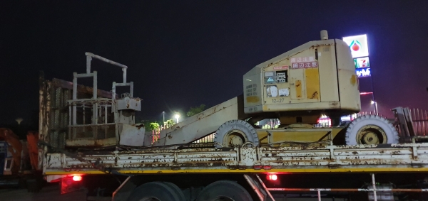 ขายด่วน285,000บาทรถเครนกะเช้าTADANOทาราโน้รถนอกเพื่งนำเข้ามาใหม่สถาพดีพร้อมใช้ใช้ได้ทุกระบบขนาด8ตันยกสุง14เมตรหนูนตัวได้รอบกระเช้าก็หมูนได้เครื่องยนต์4สูบปั้มดีเลี้ยวล้อซ้ายขวาทำงานมาแค่1200ชั่วโม่ง ได้ยก3ระดับแรงดีประหยัดน้ำมันเป็นรถนอกนำเข้ามาใหม่ยังไม่