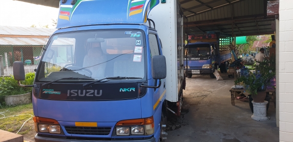 ขายISUZU NKR130แรง ปี46ยาว4.3เมตร พร้อมตู้แห้งบรรทุกไมค์วิ่งน้อย