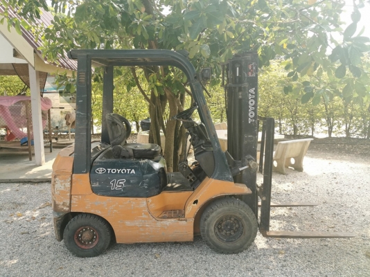 ขายรถฟอร์คลิฟต์  โตโยต้า 1.5 ตันดีเซล รุ่น 7  ยกสูง  4 เมตร