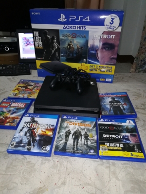 PS4 พร้อมอุปกรณ์แถม8เกมส์ 8000