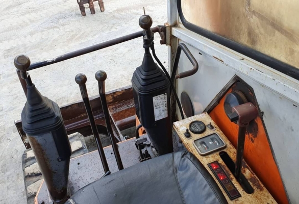 ขายด่วน285,000บาทแบคโฮขนาด5ตันHITACHIEX50เทียบเท่าPC50คลนโทลน้ำมันปั้มนี้วเร็วแรงไม่โหลดเครื่อง 3สูบ อีซูซูรถนอกเพื่งนำเข้ามาใหม่จากญี่ปุ่นยังไม่ได้ใช้ในไทยเลยมีลายหัวกะแทกบูมอาม์สวยเอวแน่นชั่วโม่งทำงานน้อยชั่วโม่งเอกสารอินวอยสนใจคลิ๊ก ☎ 081-989-1989 หรั่