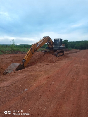 ขาย 495,000 KOMATSU pc 200-5 ซีเรียลสูง คอลโทลสั้น ไฟฟ้าครบ เครื่องดี ปั้มแรง เอวแน่น ช่วงล่างเต็ม รถสวยพร้อมใช้ เอกสารซื้อขาย รถอยู่ กบินบุรี 090-772-3710 090-772-3708