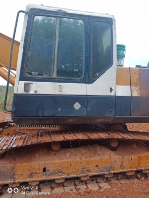 ขาย 495,000 KOMATSU pc 200-5 ซีเรียลสูง คอลโทลสั้น ไฟฟ้าครบ เครื่องดี ปั้มแรง เอวแน่น ช่วงล่างเต็ม รถสวยพร้อมใช้ เอกสารซื้อขาย รถอยู่ กบินบุรี 090-772-3710 090-772-3708