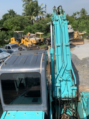 ขาย 1,280,000 บาท  KOBELCO  SK 200 YN 11 SUPER.  ทำงาน 13,xxx ชม เครื่องดี  ปั้มแรง  เอวแน่น ไฟฟ้าครบ  เฟรมสวย โช่ใหม่ 2 ข้าง ช่วงล่างเต็ม แอร์หนาว เอกสารแจ้งจำหน่าย  อยู่ นครปฐม  โทร 0626426323